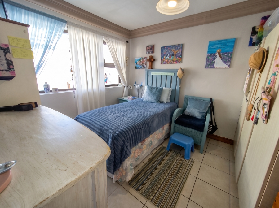 6 Bedroom Property for Sale in Struisbaai Western Cape